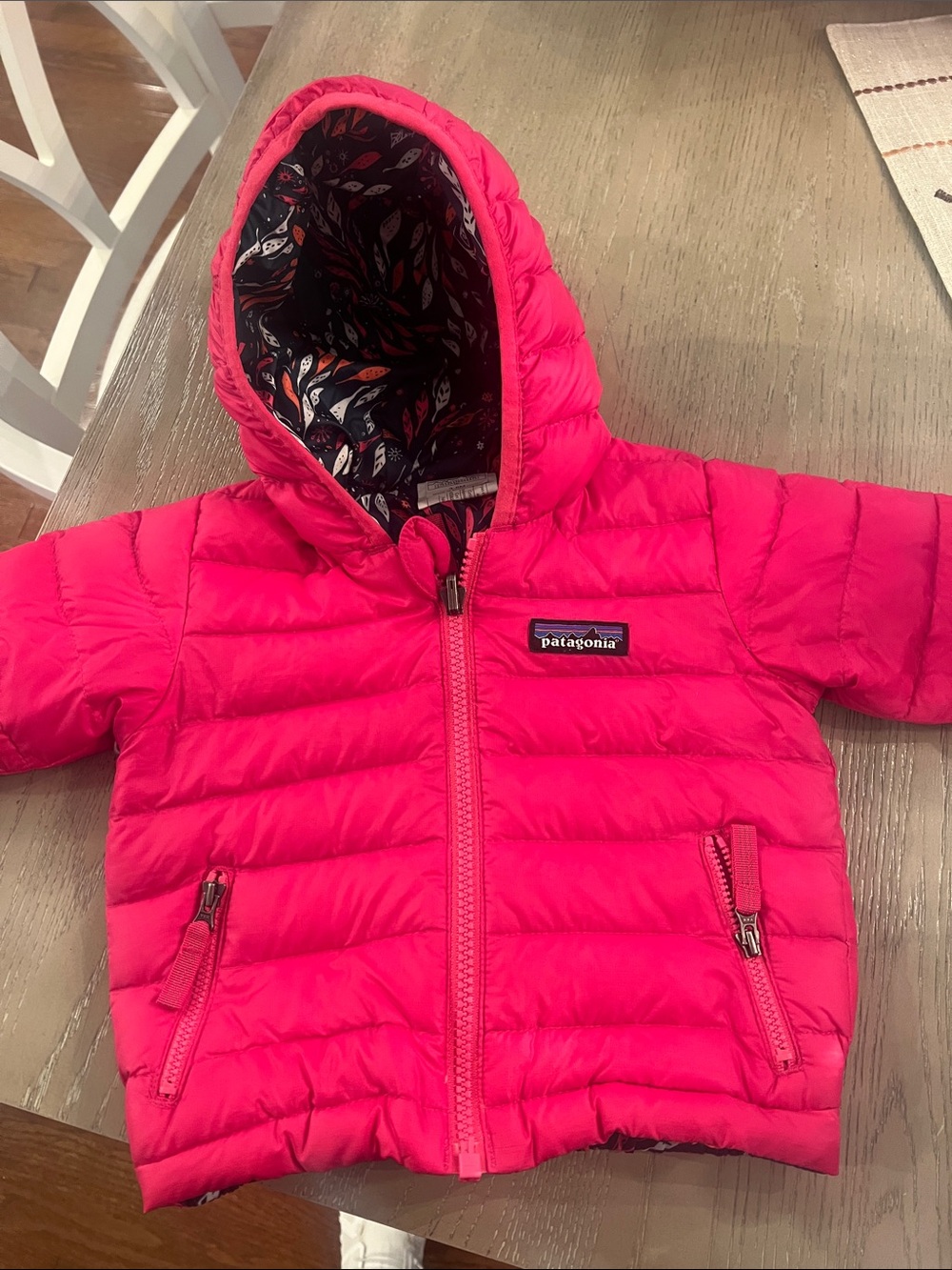 Patagonia REVERSIBLE infant Bright Pink Hooded Puffer Jacket